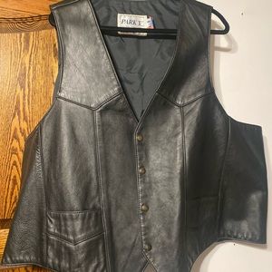 Brown leather vest size 60